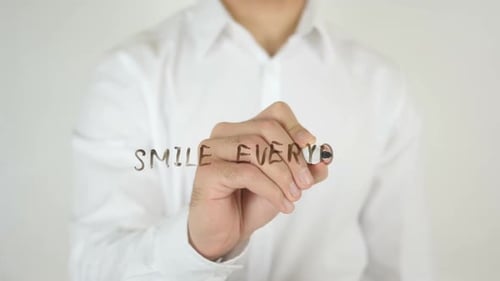 Smile Everyday, geschrieben auf Glas