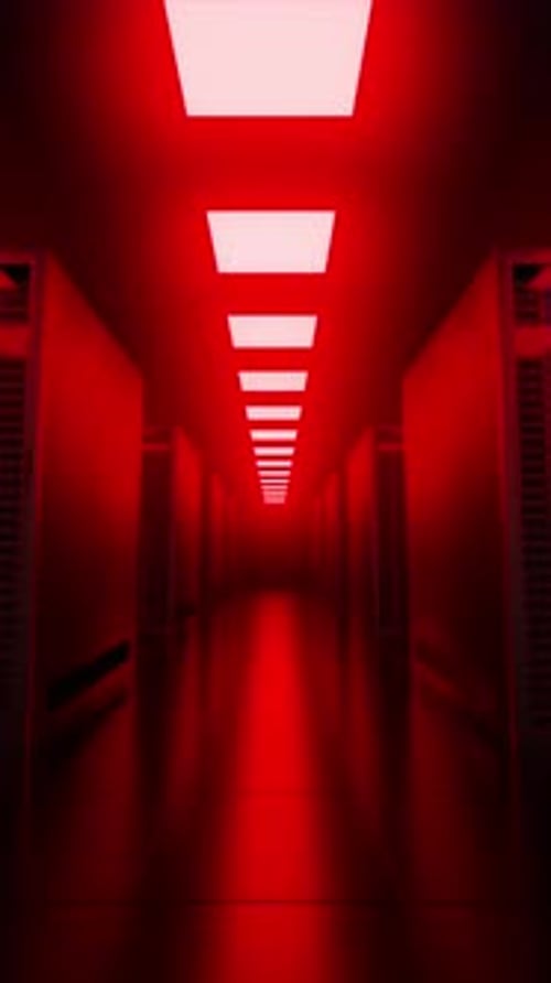 Gehackte Server-Racks im Serverraum-Rechenzentrum