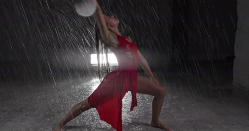 red dress on tonight dancing in the dark I got my red dress on tonight. dancing in the dark in the pale moonlight, done my hair up real big, beauty queen style high heels off, I'm feeling alive.
