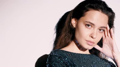 Beautiful fashion woman posing in studio