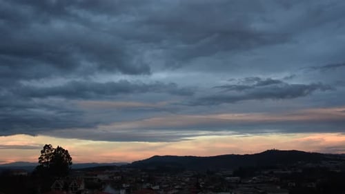 Sonnenuntergang in den Wolken