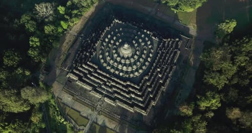 Magelang, 26. Juli 2021, Top-Shot-Rotation im Borobudur-Tempel