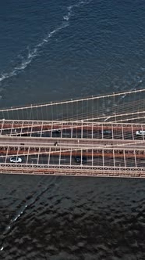Exploring the architectural beauty of Brooklyn Bridge in New York