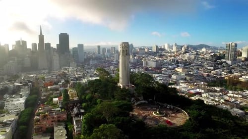 Luftaufnahme des Coit Tower und des Stadtbildes von San Francisco