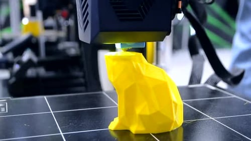 Funktionierender 3D-Drucker, Objekt, Kunststoffdruckmodell, geschmolzener 3D-Drucker