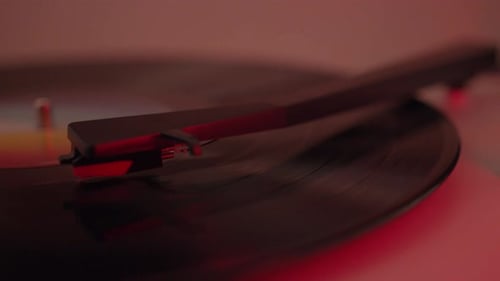 Spinning vinyl with multicolored lights