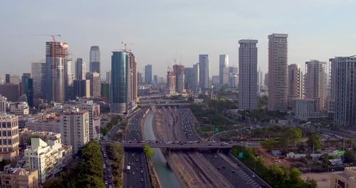 El
horizonte de Tel Aviv desde Zumbido. Toma aérea, vista amplia del horizonte