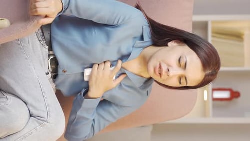 Vidéo verticale d'un patient atteint d'un poumon souffrant d'essoufflement.