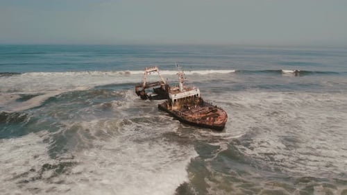 Vista aérea con drones del naufragio de Zeila en Ocean Skeleton Coast en Namibia/África