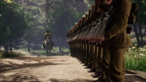 Soldaten auf einer Parade in einem üppigen Wald während des Zweiten Weltkriegs, die militärische Ehre und Disziplin unter Beweis stellen