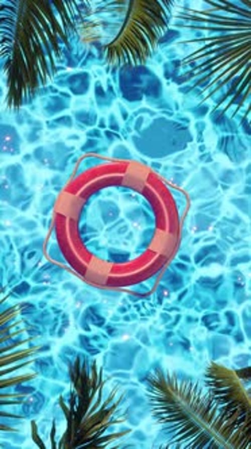 Colorido salvavidas circular flotando en una piscina azul transparente