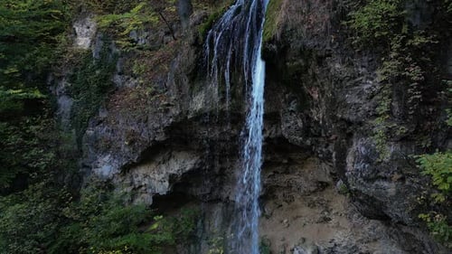 Wasserfall im Wald 19