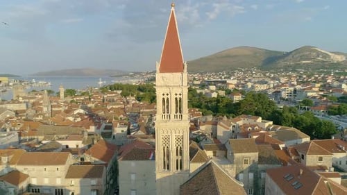 A beautiful view of the cathedral in the city. Drone footage of the city and the cathedral.
