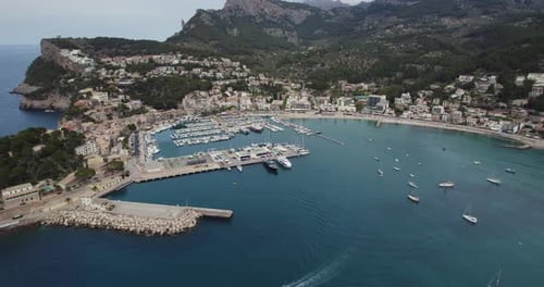 Luftaufnahme von Port Soller auf Mallorca, Spanien