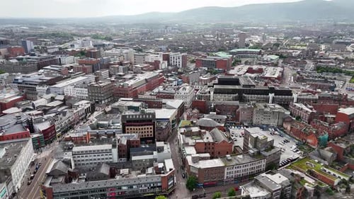 Belfast mit seiner Architektur aus der Vogelperspektive, Nordirland, Großbritannien
