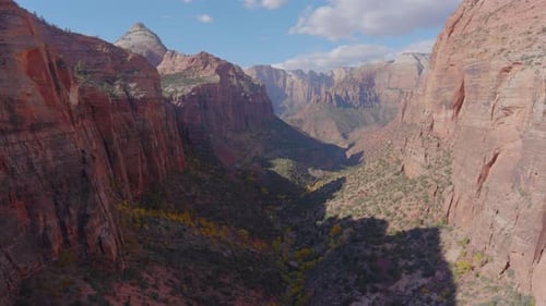 Embark on an Exhilarating Hiking Adventure in the Breathtaking Zion National Park