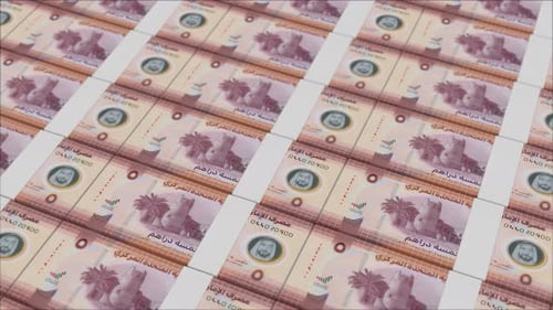 5 UNITED ARAB EMIRATES DIRHAM banknotes printed by a money press