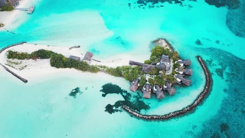 Vista aérea da ilha tropical nas Maldivas