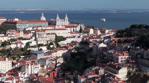 Quartier de Miradouro da Graca, estuaire du Tage, Lisbonne, Drone