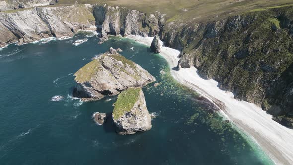 Glenlough Bay Is A Stunning Beach Located In County Donegal Ireland glenlough-bay-is-a-stunning-beach-located-in-county-donegal-ireland