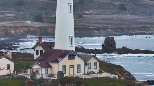 Pigeon Point Lighthouse in Kalifornien Moody West Coast bei Sonnenuntergang