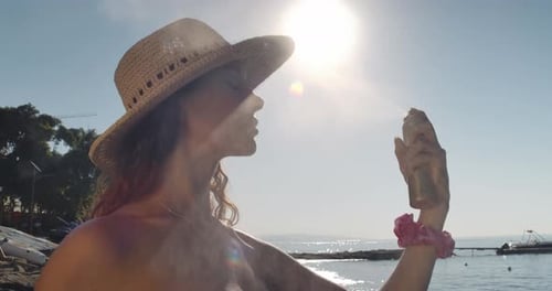 Strahlender Strandtag Ein Erlebnis aus Sonnenschutz, Entspannung und purem Genuss