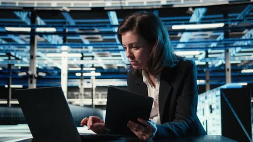 Data Center Software Developer Optimizing Equipment Rigs Using Devices