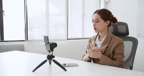 Professional online presentation skills engaging video content in the office