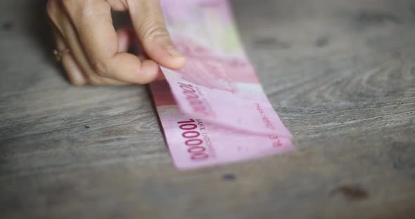 Counting Money Rupiah Cash Flow 100,000 Notes Bills Indonesia with ...