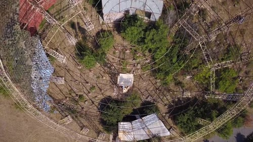 Télescope radiooptique Orgov Herouni Mirror, mont Aragats, en construction