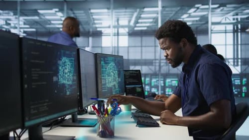 Ingeniero en centros de datos que implementa sistemas avanzados de inteligencia artificial