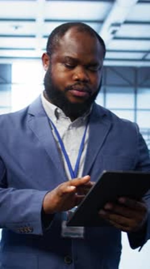 Vertical Video IT Expert Managing Data Center with Advanced Technology