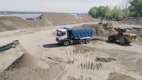 Aggregate Quarry Features Front Loader Truck Conveyor