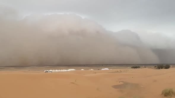 A sandstorm approaches a village in the Sahara desert, Morocco, Nature ...