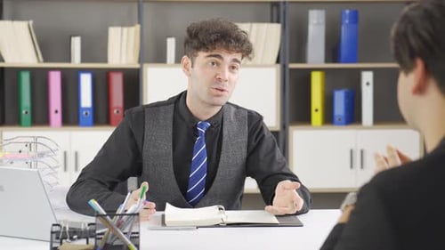 Parlez clairement et de manière concise pour une communication efficace.