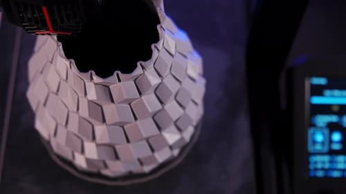 3D-Drucker, der Fused Deposition Modeling aus grauem Kunststoff arbeitet
