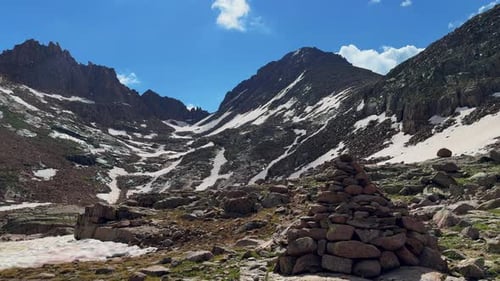 Point de repère de randonnée de Cairns, sentier des Twin Lakes, Sunlight Windom Peak, mont Eulos, Silverton, été, Twin Lakes
