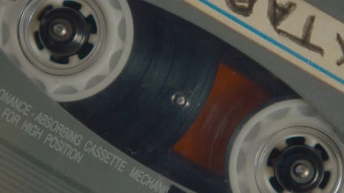 Drehende Rollen einer Audiokassette