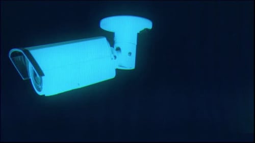 eine CCTV-Kamera, die sich dreht