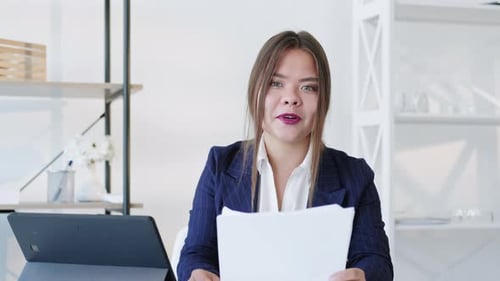 Conferencia en línea Presentación web Mujer de negocios