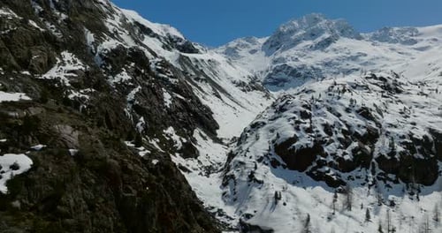 Survolez les sommets enneigés des Alpes autrichiennes