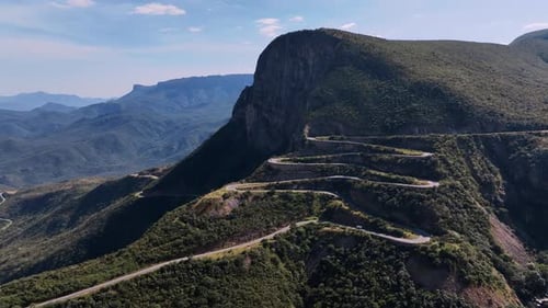 La célèbre serpentine de Serra Da Leba