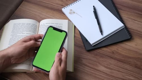 Telefon mit grünem Bildschirm