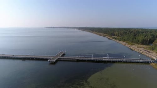 Très longue jetée dans la péninsule de Hel, vue aérienne, Pologne