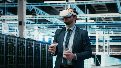 Rechenzentrumsadministrator verwendet Virtual-Reality-Simulationstechnologie zur Überwachung von Systemen