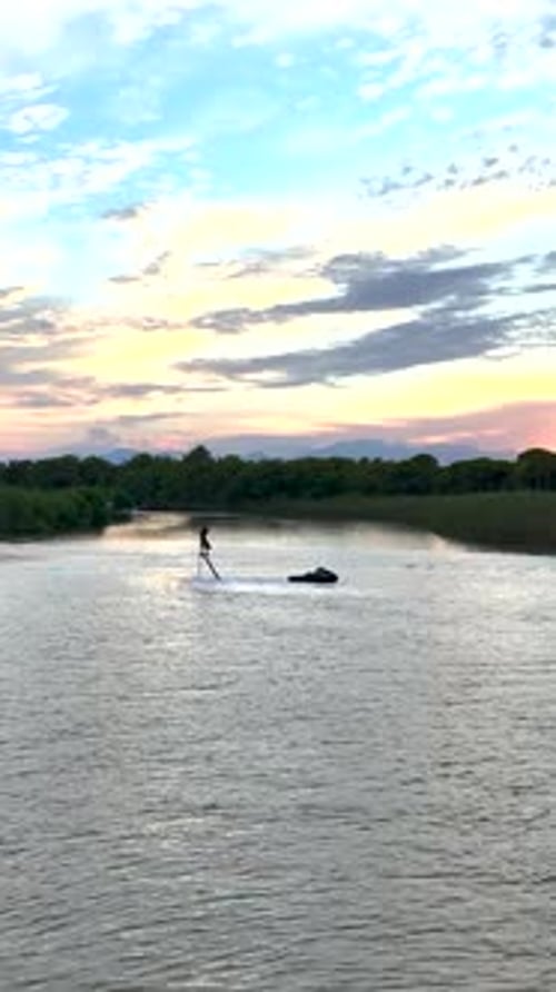 Vidéo verticale Belek Flyboard Fun Aerial Stunts Par Fearless Girl