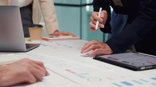 Data Review Collaboration in Modern Workplace