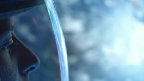 Astronauta com nebulosa e galáxias no espaço Reflexão do planeta Terra, Via Láctea com estrelas de galáxias