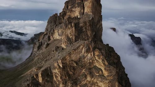 Top im Hochgebirge inmitten einer unglaublich schönen Landschaft
