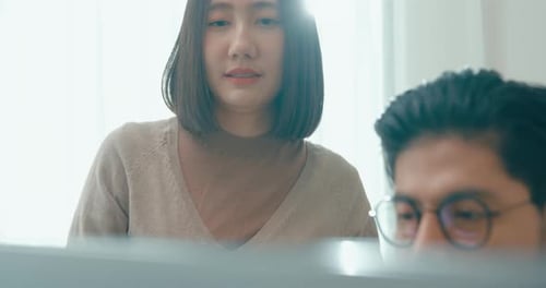 Gros plan Adult Asia, rencontre indépendante pour hommes et femmes, rédaction rapide d'un bot AI, application informatique, application intelligente.